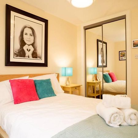 Altido Lovely Apartment For 4 With Free Parking Edinburg Exteriör bild