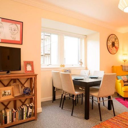 Altido Lovely Apartment For 4 With Free Parking Edinburg Exteriör bild