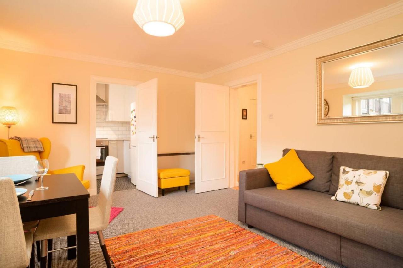 Altido Lovely Apartment For 4 With Free Parking Edinburg Exteriör bild