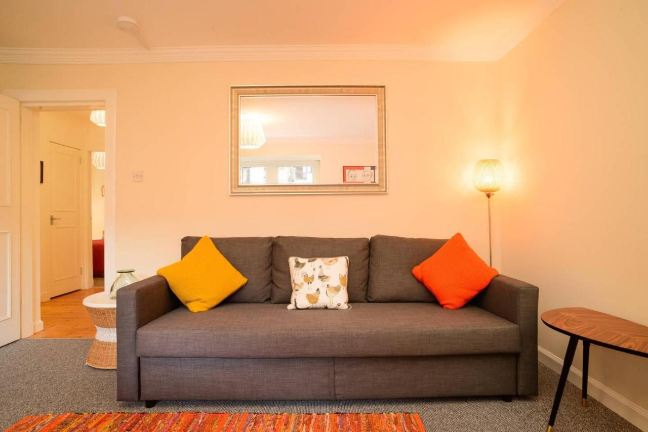 Altido Lovely Apartment For 4 With Free Parking Edinburg Exteriör bild