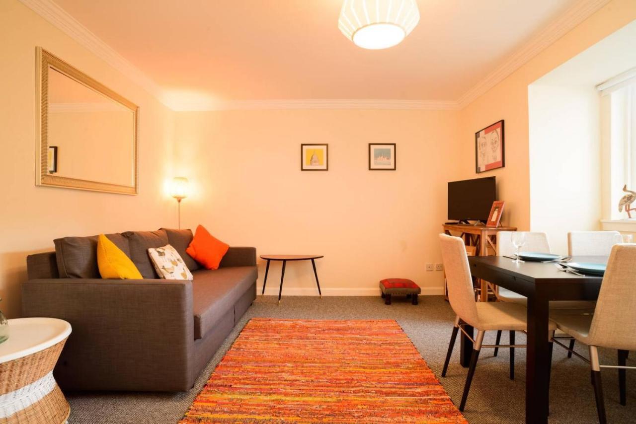 Altido Lovely Apartment For 4 With Free Parking Edinburg Exteriör bild